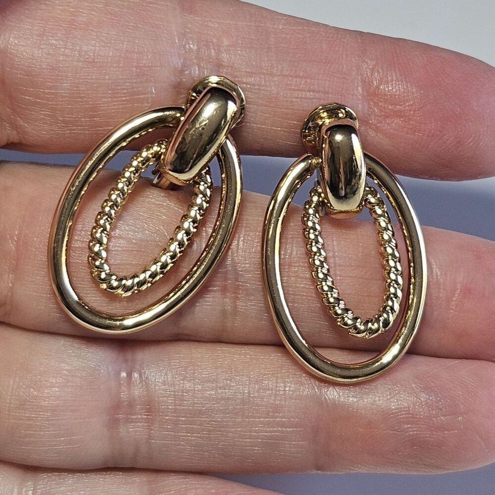 Vintage TJG Signed Polished Gold Tone Oval w/inner twisted oval Clip On Earrings